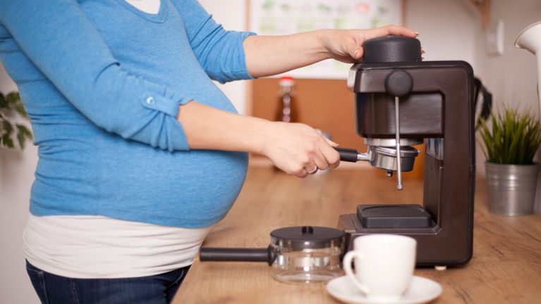 Can pregnant women drink coffee?